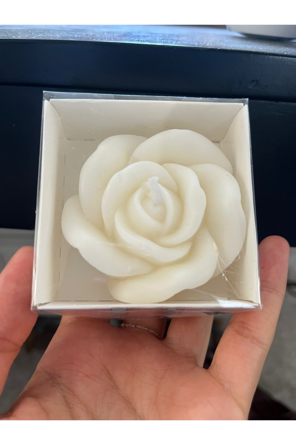 7x7x3 cm Beyaz Kutuda Gül Kokulu Gül Mum